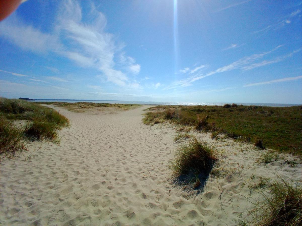 Gite Les Trefles Proche De La Plage En Baie Du Mont St Michel Carolles Exterior foto